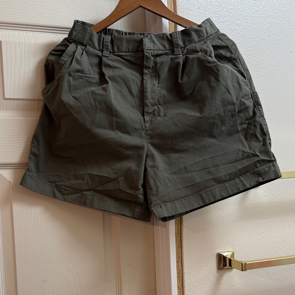 GAP Olive Green Pleated Women's Bermuda Shorts